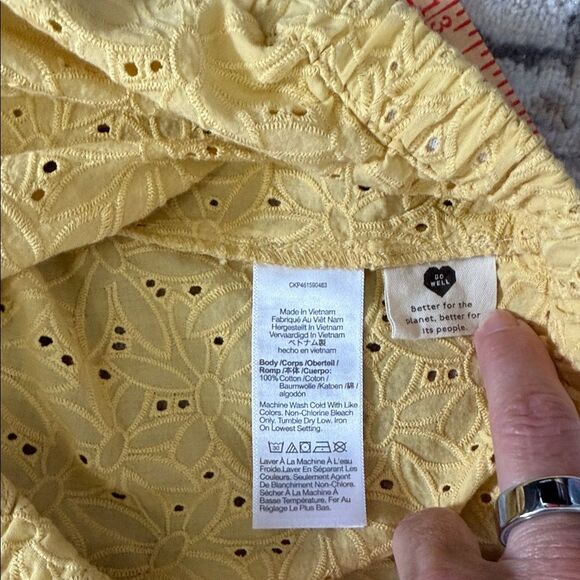 Madewell Cropped Yellow Eyelet Blouse with back cutout - Picture 9 of 9